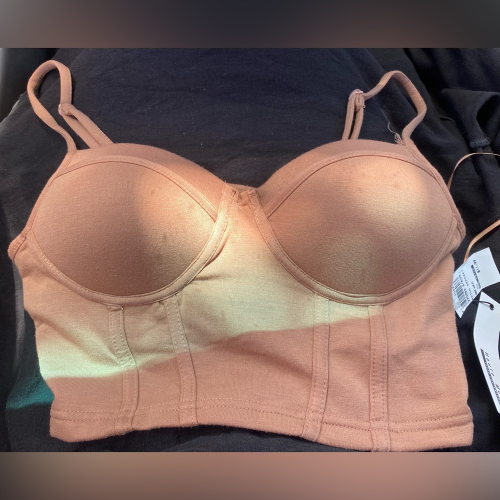 Sexy crop top with built in cups 💕